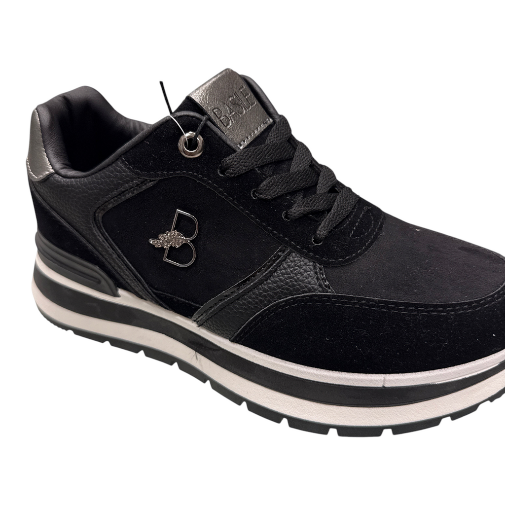 Sneakers donna NEED Basile nere in camoscio e pelle con suola platform e logo metallico laterale