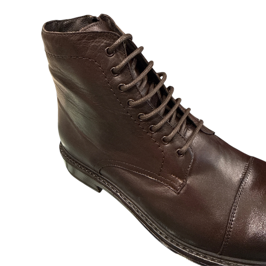 Stivaletto stringato da uomo NEED in pelle morbida color castagno con punta rinforzata e chiusura laterale