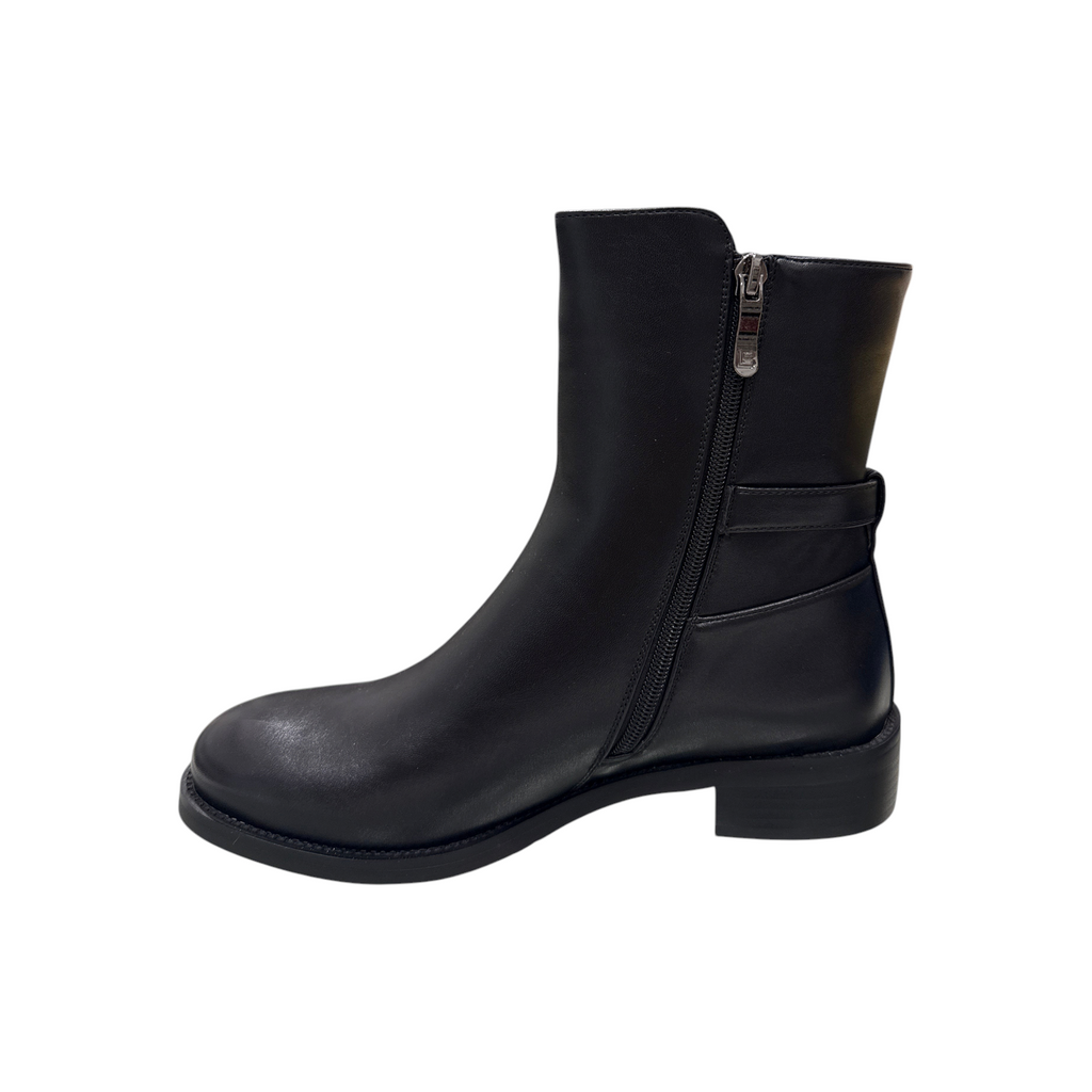 Stivaletto donna NEED Laura Biagiotti in pelle nera con chiusura a zip laterale e tacco basso