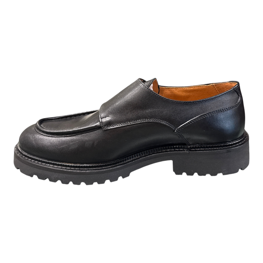 Scarpe Exton uomo 687A26 in pelle nera con suola carrarmato e design slip-on elegante