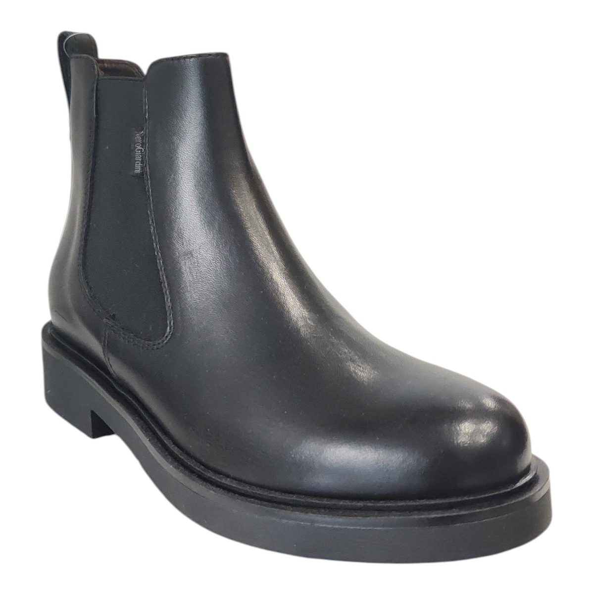 Stivaletti chelsea da donna Nero Giardini in pelle nera con inserti elastici laterali e suola in gomma