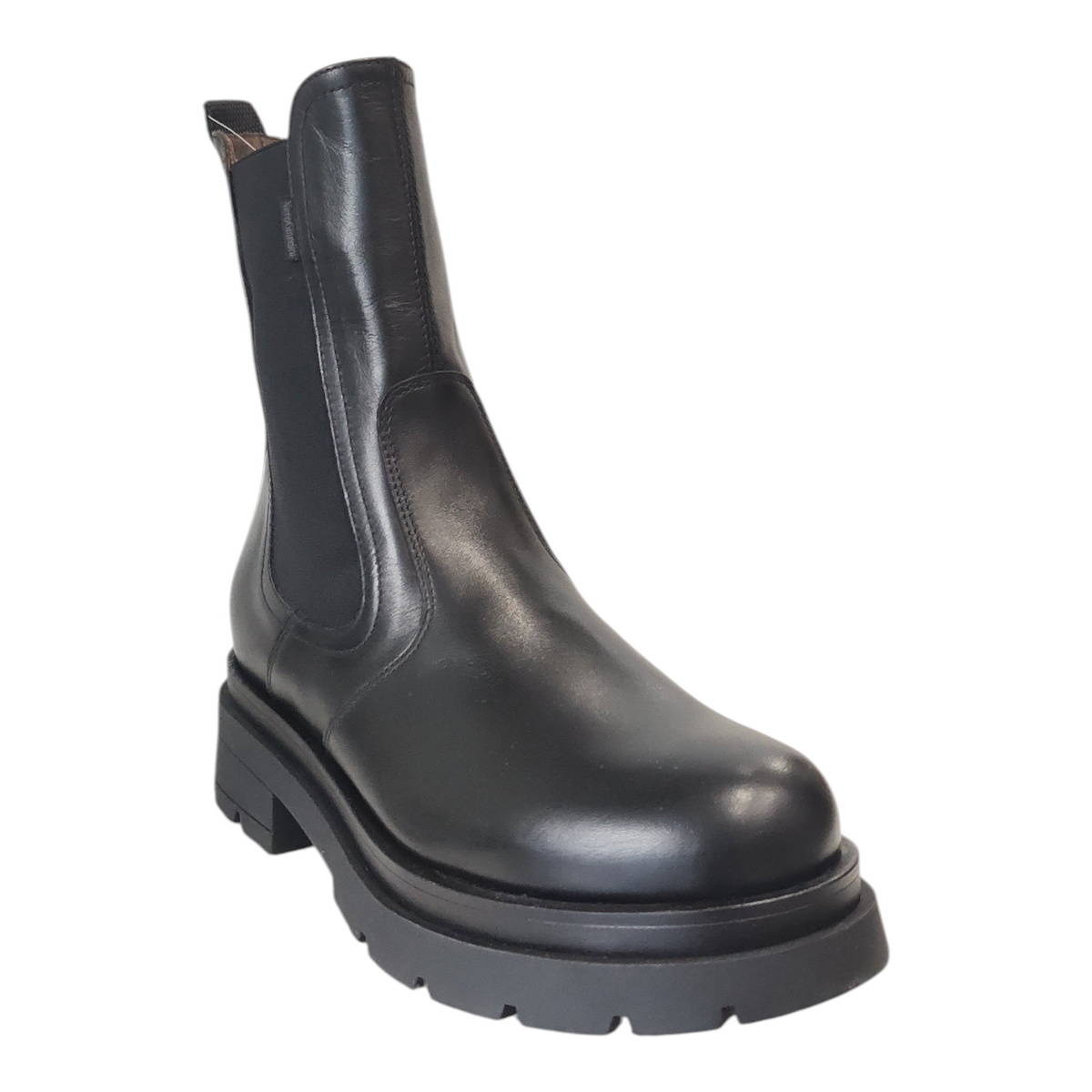 Stivaletti Chelsea Nero Giardini da donna in pelle nera con suola carrarmato e inserti elastici laterali