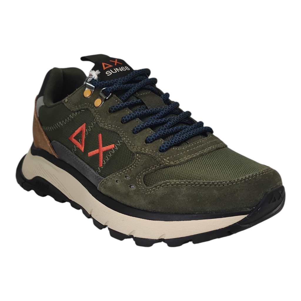 Sneakers da uomo NEED SUN68 in verde oliva con dettagli in camoscio, lacci blu e logo arancione a contrasto